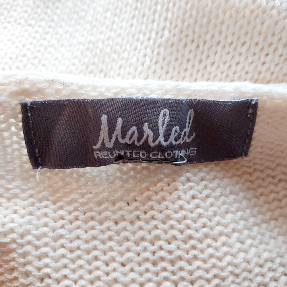 Marled Cream Sweater with "LOVE" lettering in American Flag Colors Size … - Picture 9 of 12